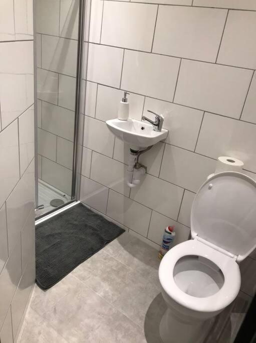 Bedfont House Apartamento Hillingdon Exterior foto