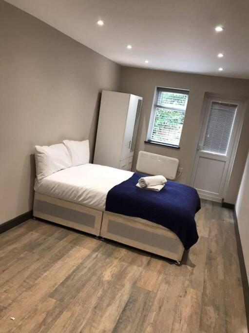 Bedfont House Apartamento Hillingdon Exterior foto